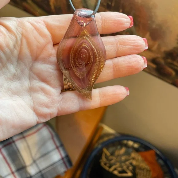 Artisan Pink and Gold Leaf Pendant Necklace Set… NWOT - Picture 7 of 8